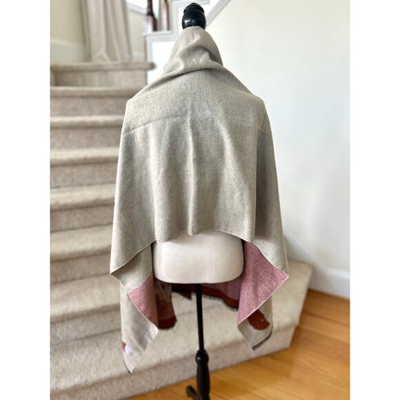 Warm Toned Beige Fox Print Oversize Shawl Scarf - Picture 4 of 5